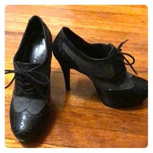 Lauren Conrad Orxford type heels